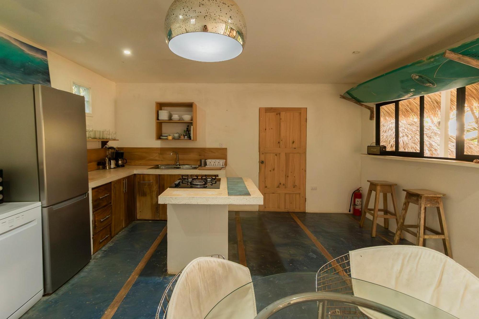 La Sana Surf Hotel, New Management, Few Mn Drive To The Beach Playa Santa Teresa  Exterior photo